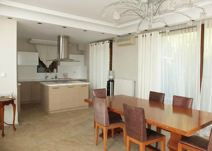 Royal Luxury By Aktis *