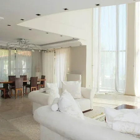 Royal Luxury By Aktis *