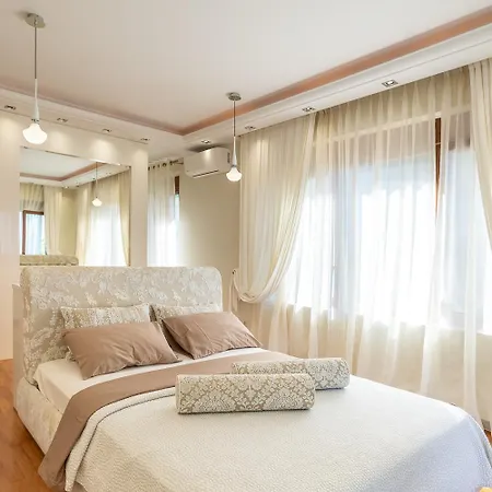 Royal Luxury By Aktis * Kriopigi