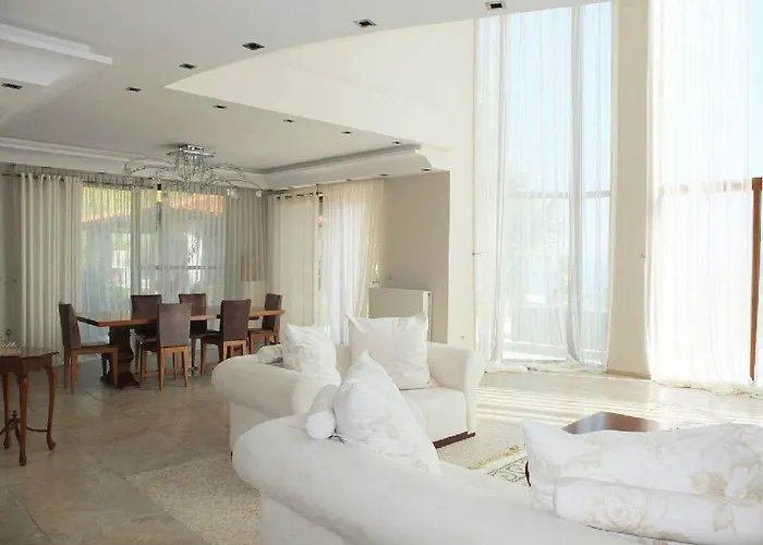 Royal Luxury By Aktis *